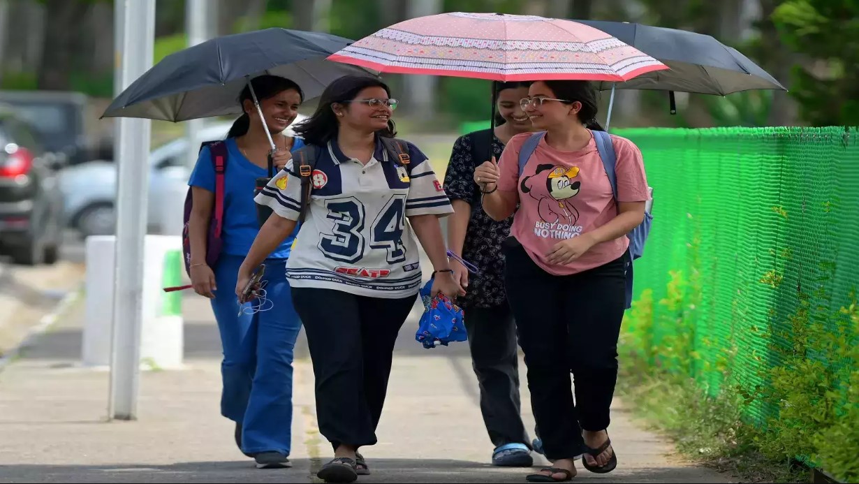 Just a few days of heat: पंजाब-हरियाणा में दो और दिन झुलसाएगी गर्मी, फिर मानसून से मिलेगी राहत