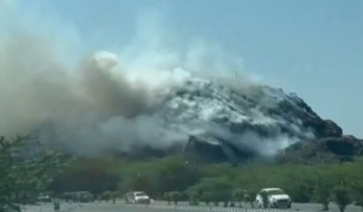 Gurugram Bandhwari Landfill Fire: गाजीपुर के बाद, अब गुरुग्राम के बंधवाड़ी भूमिगत दुर्गंध स्थल में आग लगी, कचरे का एक पहाड़