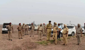 Punjab News: पटियाला में भूमि विवाद पर खूनी झड़प, एक युवक की गोली मारकर हत्या, मृतक के रिश्तेदारों ने हत्यारे पिता-बेटे को कुदाल से हमला किया"