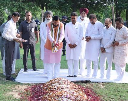 मुख्यमंत्री नायब सिंह सैनी ने संत बहादुर चंद वकील साहिब को दी श्रद्धांजलि