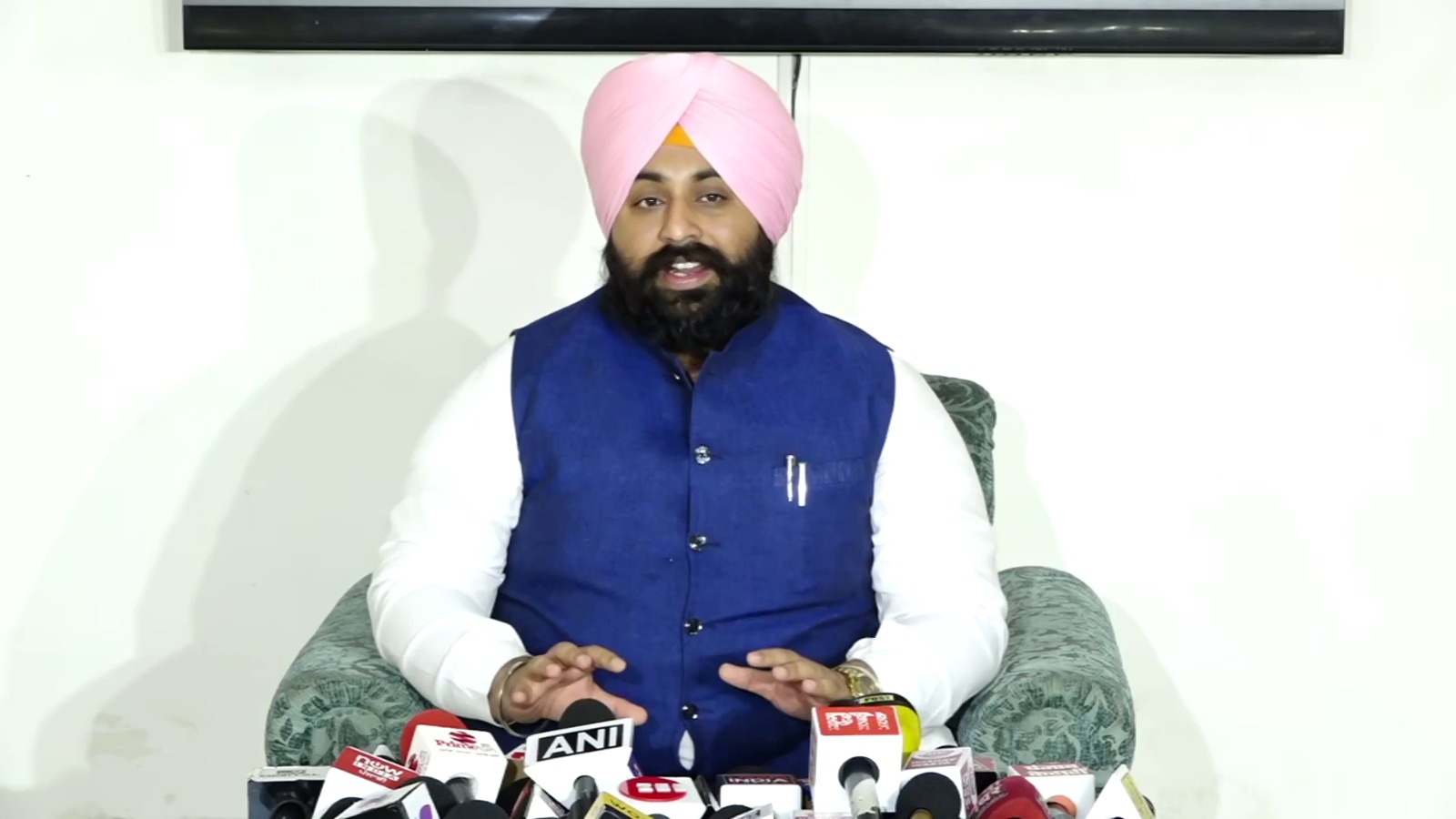 Minister Harjot Singh Bains