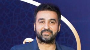 एक बार फिर Raj Kundra सुर्ख़ियों में, ED की छापेमारी के बाद तोड़ी चुप्पी !