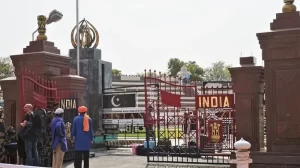 बॉर्डर पर अपनों से मुंह मोड़ा पाकिस्तान, फंसे बुजुर्ग और बच्चे बेहाल!