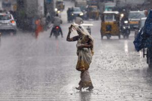 बारिश बनी राहत की बौछार: दिल्ली-NCR में रातभर पानी बरसा, येलो अलर्ट जारी!