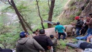 उत्तरकाशी में दर्दनाक हेलिकॉप्टर हादसा – 5 पर्यटकों की मौत, दो घायल, CM धामी ने जताया शोक!