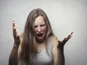 Anger Issues? हर बात पर आता है गुस्सा? तो अपनाएं ये 100% ज्योतिष और वास्तु उपाय – पाएँ शांति और संतुलन!
