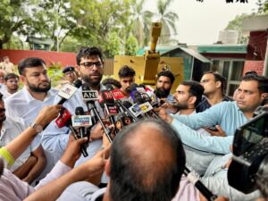HAU छात्र लाठीचार्ज मामला: राज्यपाल से मिले दिग्विजय चौटाला, न्याय की मांग तेज़!