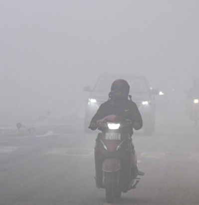म्यूजिक सिस्टम बंद रखें, खिड़कियां थोड़ी खुली रखें..नोएडा प्रशासन ने जारी की एडवाइजरी