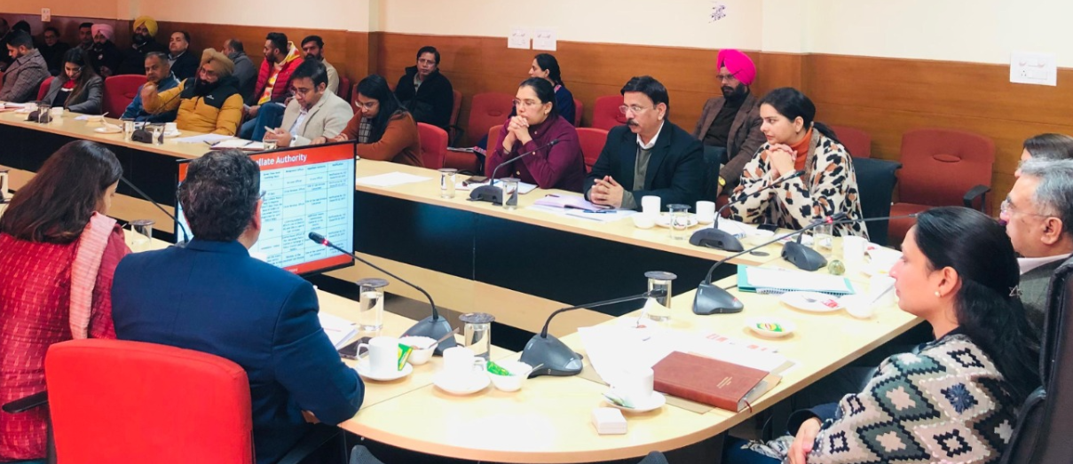 मोहाली में अधिकारियों को समयबद्ध सेवाओं और जवाबदेही पर विशेष प्रशिक्षण