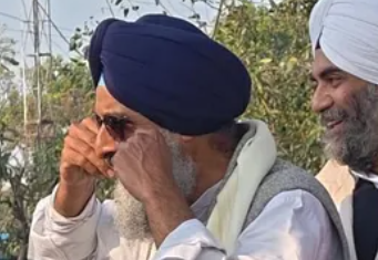 पूर्व मंत्री विक्रम मजीठिया गुरुद्वारा में माथा टेकने पहुंचे