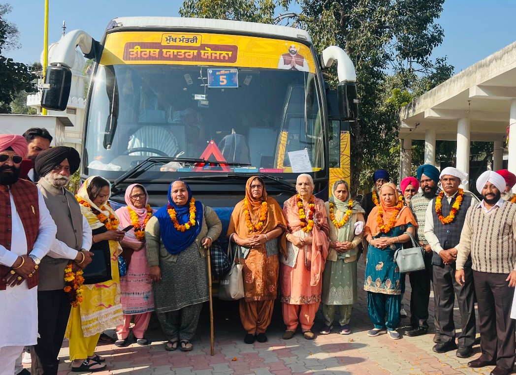 विधायक कुलवंत सिंह ने “मुख्यमंत्री तीर्थ यात्रा बस” योजना को दिखाई हरी झंडी