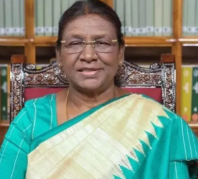 राष्ट्रपति मुर्मु के दौरे का अंतिम दिन..मथुरा में गोवर्धन पर्वत की सप्तकोशीय परिक्रमा की