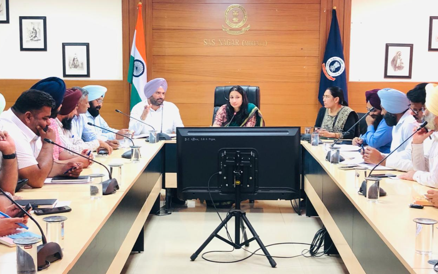 डिप्टी कमिश्नर ने व्यापारियों द्वारा उठाए गए मुद्दों की समीक्षा की