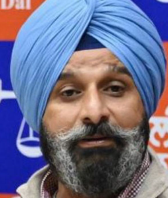 मजीठिया का मान सरकार पर हमला, पंजाब पर बढ़ता कर्ज