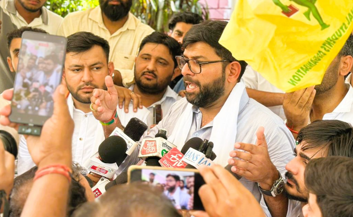 दिग्विजय चौटाला का बयान: शिक्षण संस्थानों में ता/नाशा/ही नहीं चलेगी
