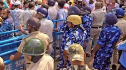 पश्चिम बंगाल के मुर्शिदाबाद में वोटिंग के दौरान ब/म से ह/म/ला