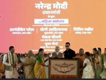 काशी दौरे पर PM मोदी, 6350 करोड़ की परियोजनाओं का किया शुभारंभ