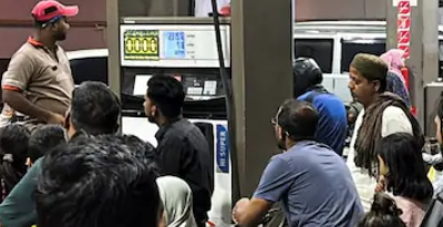 पाकिस्तान में पेट्रोल 6 रुपये सस्ता हुआ..जंग के बीच तेल पर राहत