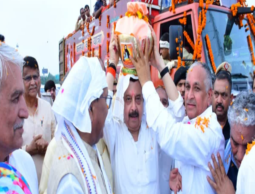 गुरुग्राम में गुरु रविदास पवित्र कलश यात्रा का भव्य स्वागत