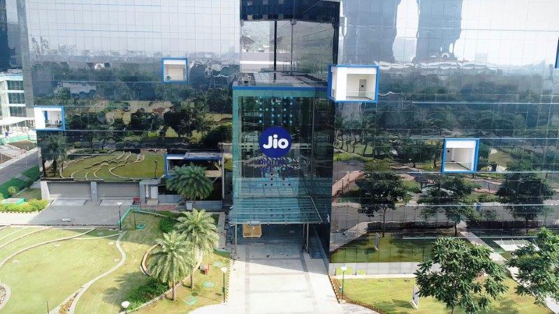 Jio के 10 साल पूरे बदली डेटा की दुनिया
