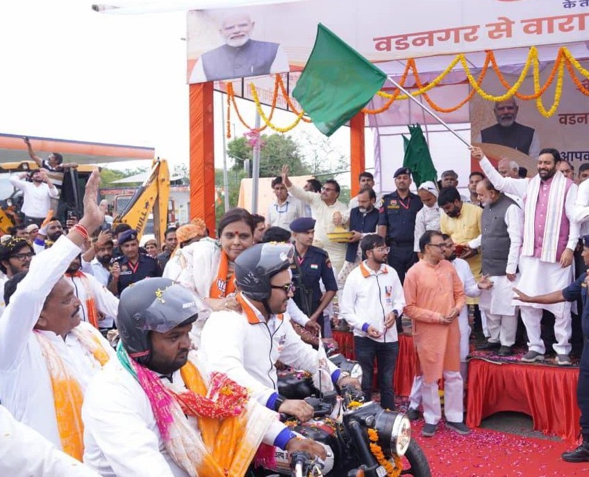 सेवा संकल्प यात्रा को सीएम सैनी ने दिखाई हरी झंडी