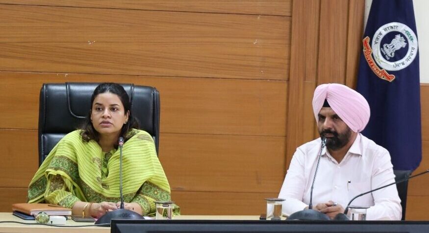 मोहाली में ELC क्लब निभाएंगे वोटर रजिस्ट्रेशन में अहम भूमिका -ADC गीतिका सिंह