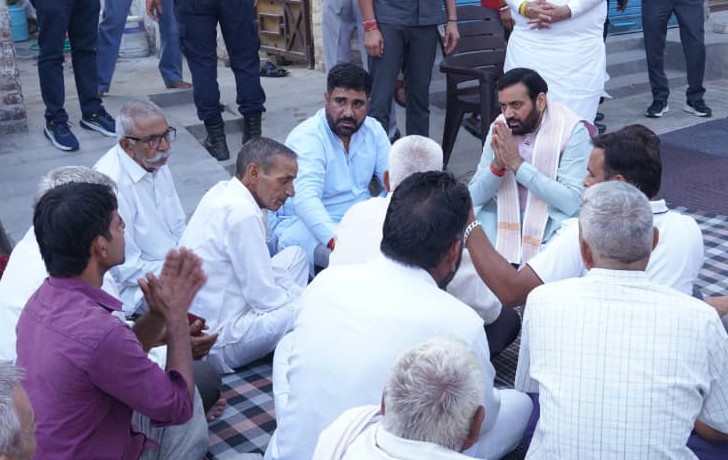पिंडारसी हादसे के पीड़ित परिवारों से मिले सीएम सैनी