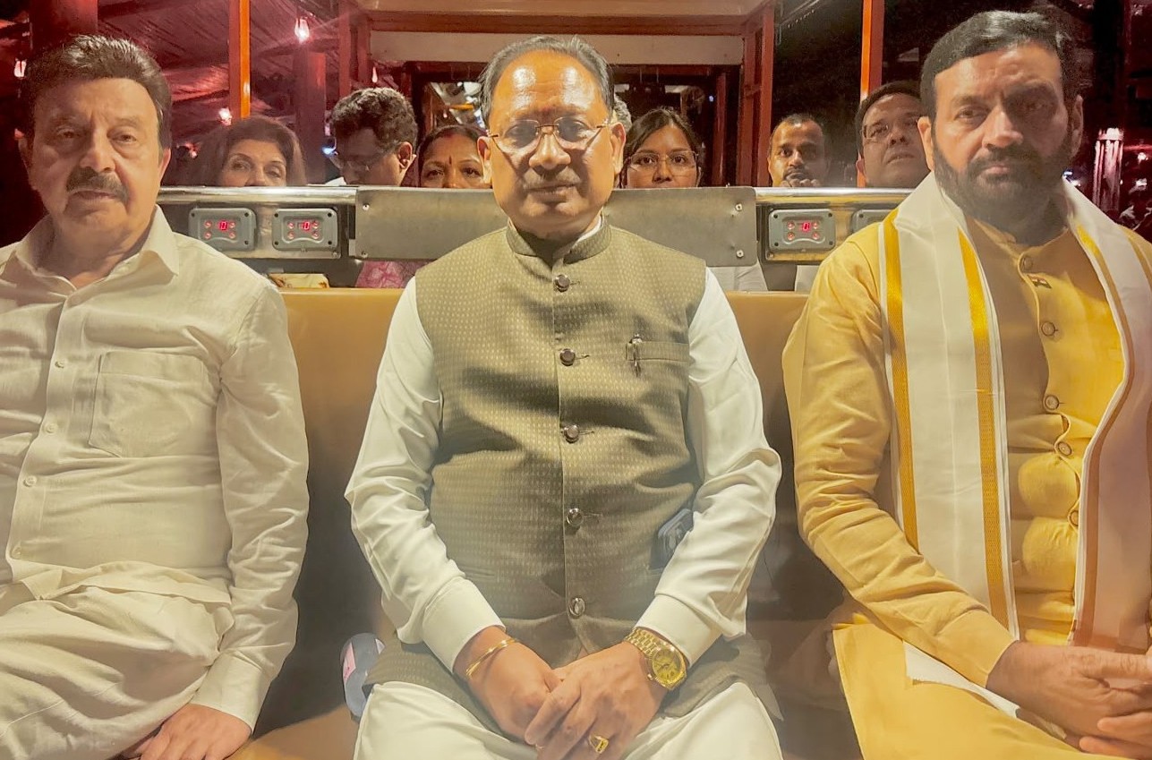 अरावली सफारी के लिए सिंगापुर पहुंचे सीएम सैनी