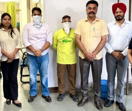 जालंधर में 5 हजार रुपये रिश्वत लेते पटवारी और निजी एजेंट गि/र/फ्तार