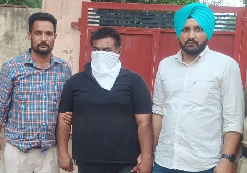 फिरोजपुर में 40 हजार रुपये रिश्वत लेते रेलवे इंजीनियर गि/र/फ्तार
