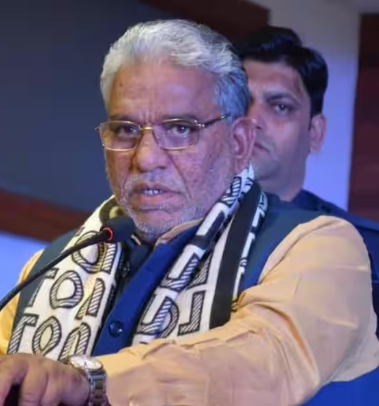 सड़क हादसे में घायल चालक की मदद को आगे आए मंत्री कृष्णलाल पंवार