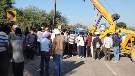 ROPAR के चार लोगों की कुल्लू सड़क हा/दसे में मौ/त, खाई में गिरी गाड़ी