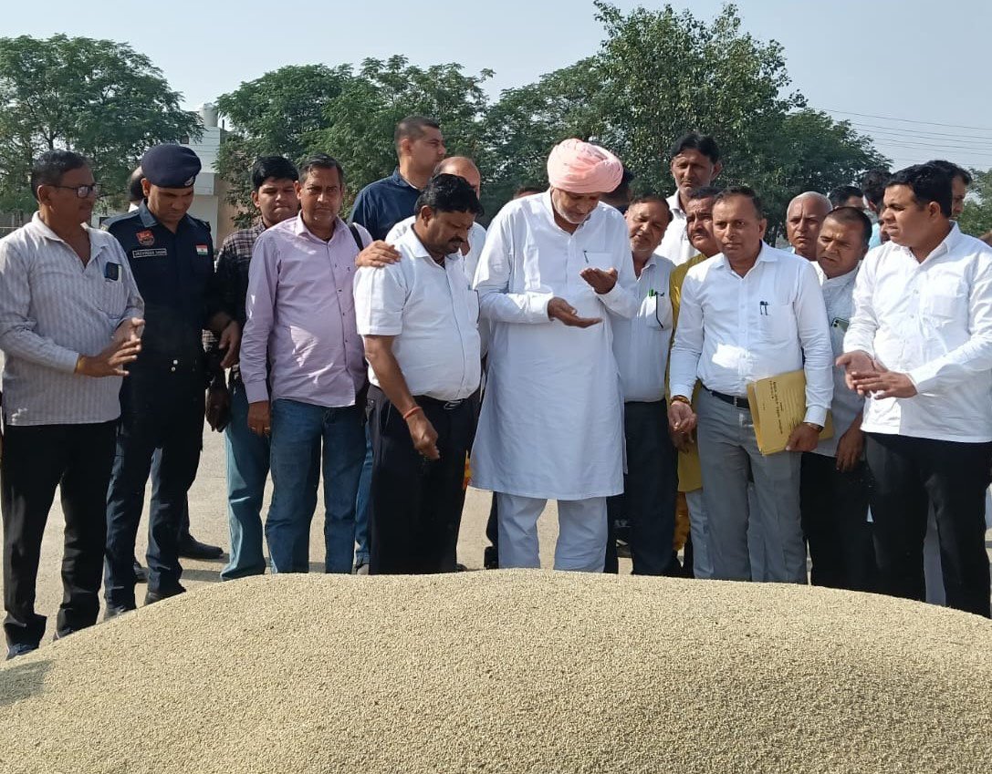 कृषि मंत्री ने जटौली और फर्रूखनगर मंडियों का किया निरीक्षण
