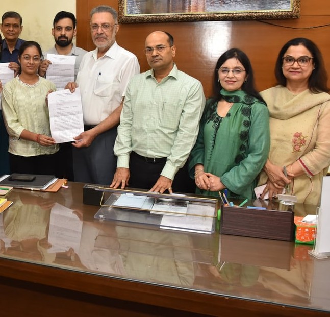पंजाब में 6 नए फूड सेफ्टी अफसर नियुक्त, स्वास्थ्य मंत्री ने सौंपे नियुक्ति पत्र